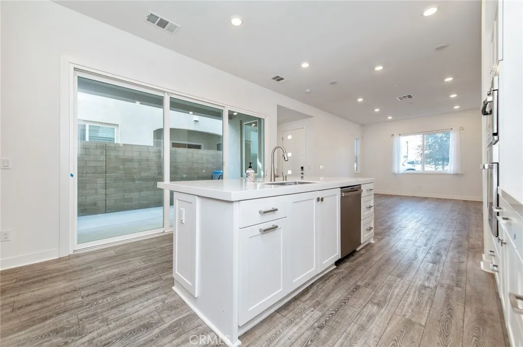 Additional image 11 of 107 Zawn, Irvine, CA 92618