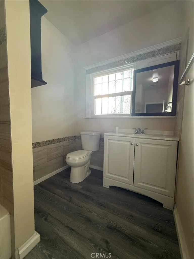 Additional image 15 of 240 W 54th St, Los Angeles, CA 90037