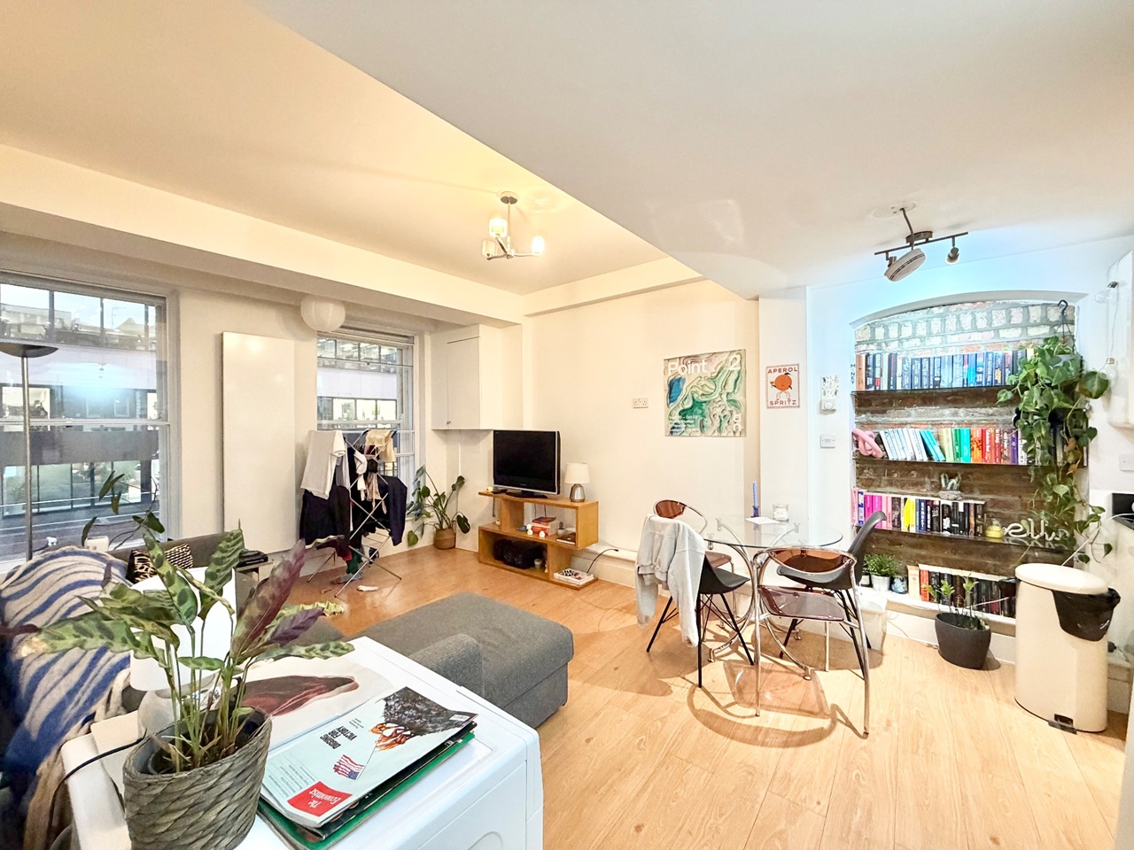 2 Bed Flat, Whitechapel High Street, E1, N1 7GU