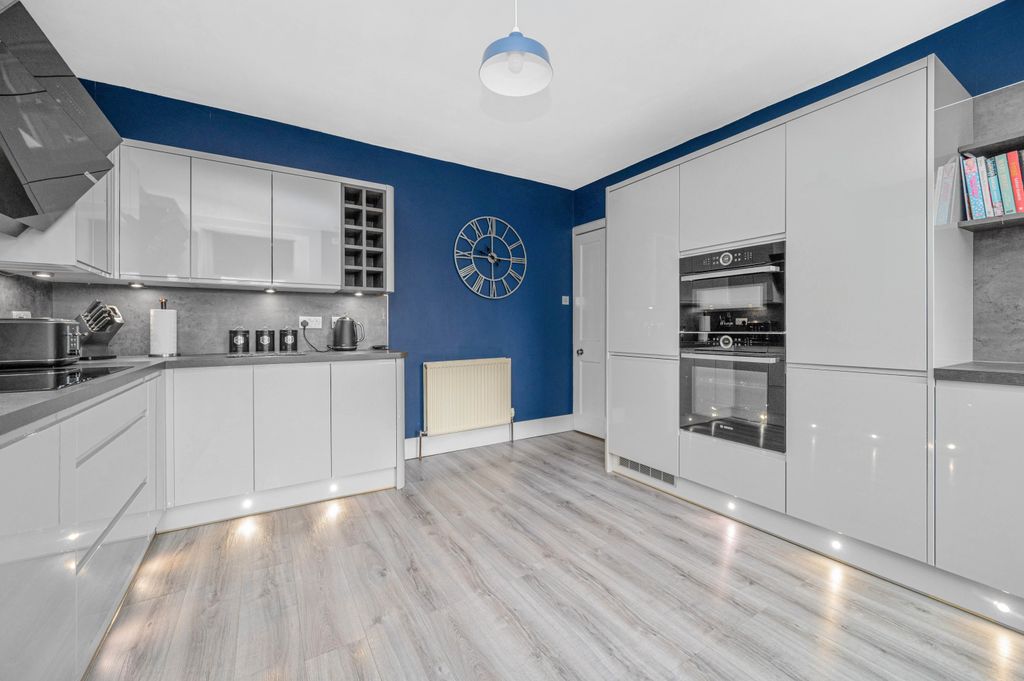 Additional image 10 of 4 bed maisonette for sale9 Station Road, Kinross KY13