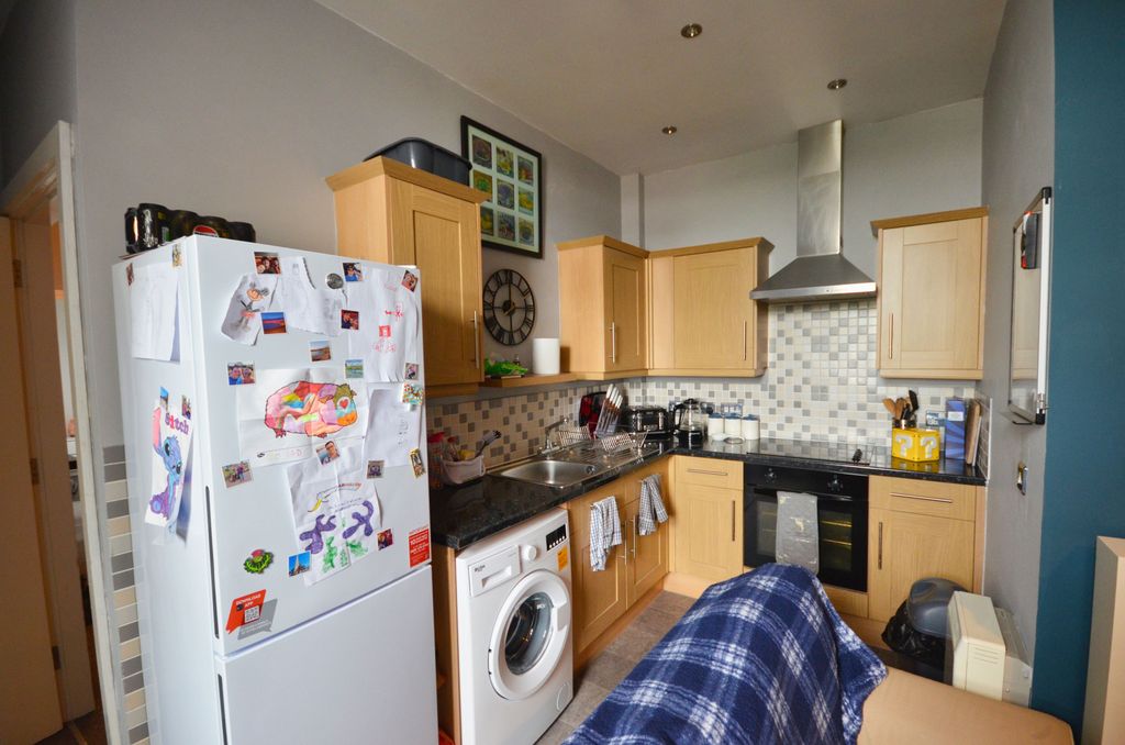 2 bed flat for saleCobden Street, Kettering NN16 photo 4