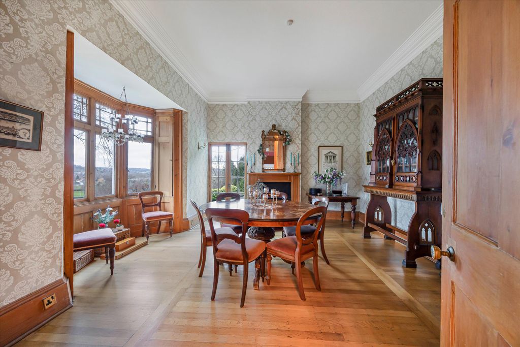 Additional image 9 of 5 bed detached house for saleRemenham Hill, Remenham, Henley-On-Thames, Berkshire RG9