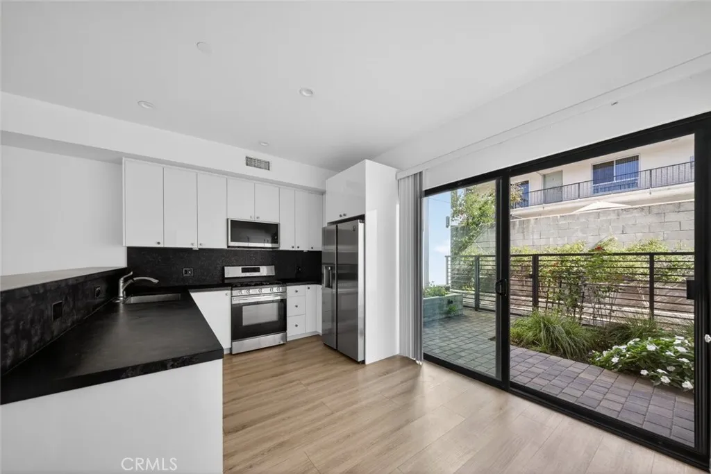 Additional image 11 of 534 E San Jose Avenue, Burbank, CA 91501