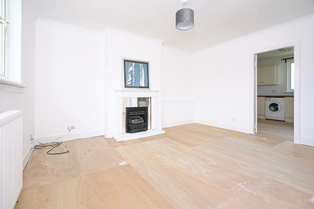 Additional image 3 of 3 bed flat for salePark View, Loanhead EH20