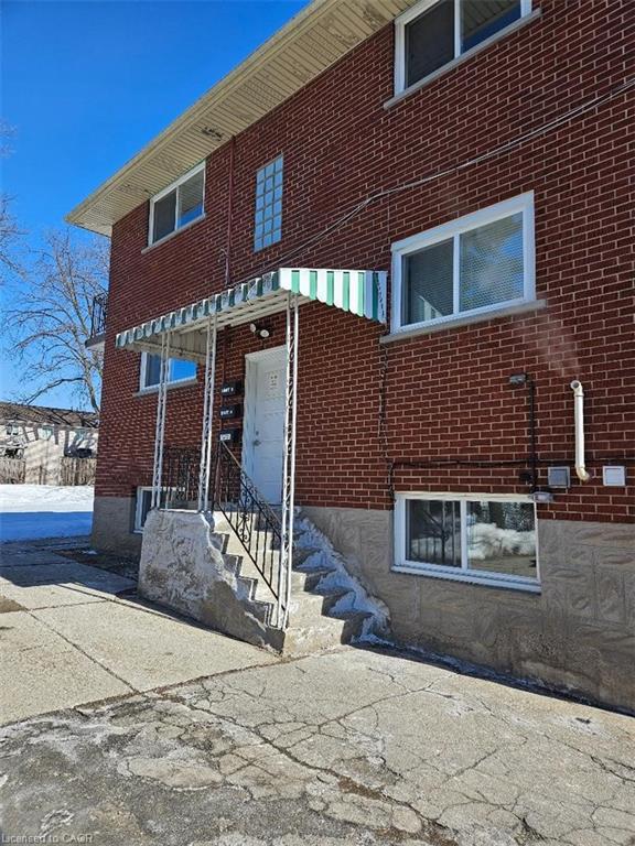 5-240 Duke Street E, Kitchener, ON, N2H 1B3