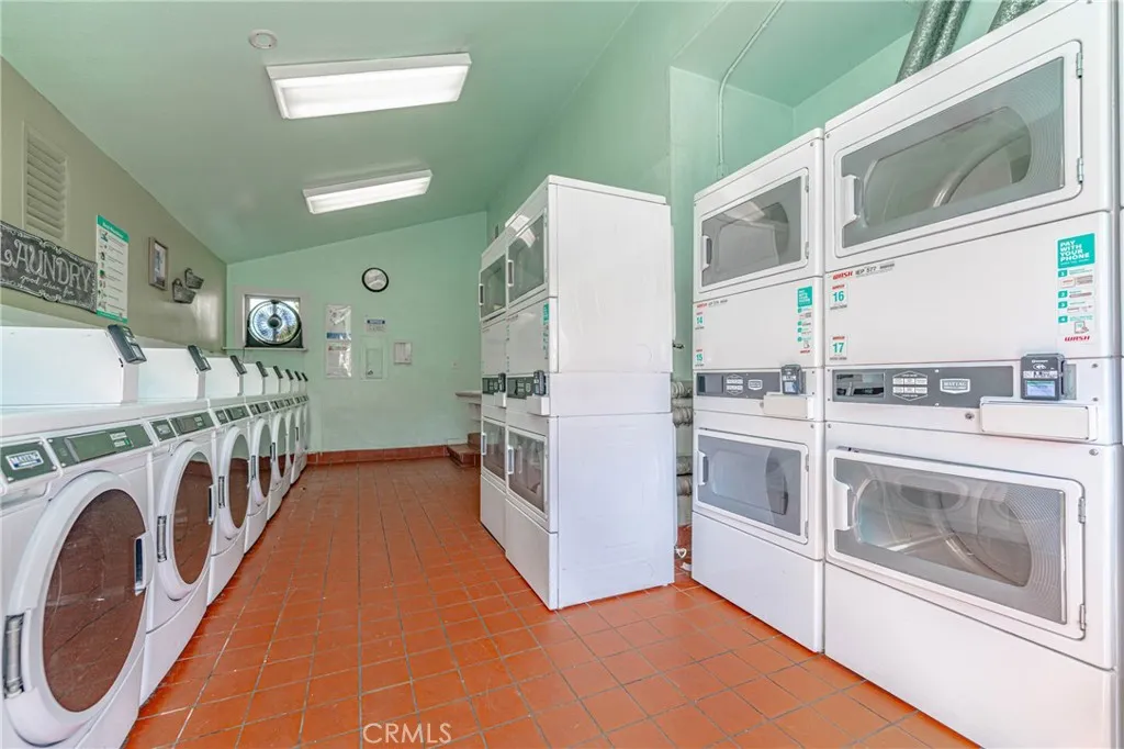 2845 S Fairview St, Santa Ana, CA 92704