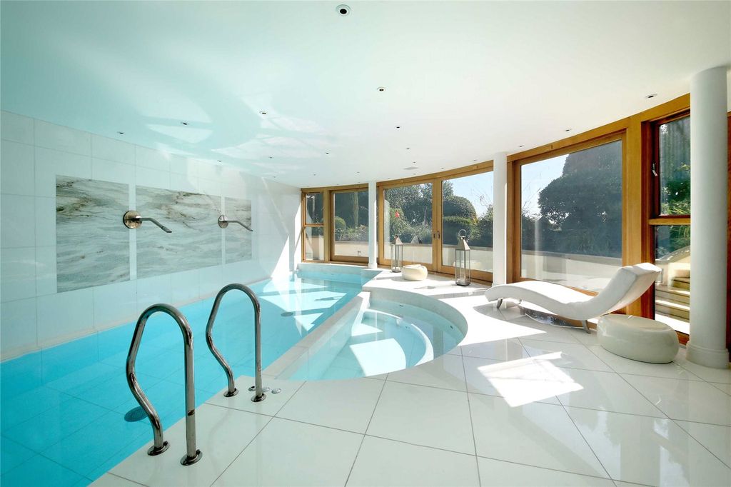 Additional image 11 of 5 bed detached house for saleHarpsden Way, Henley-On-Thames, Oxfordshire RG9