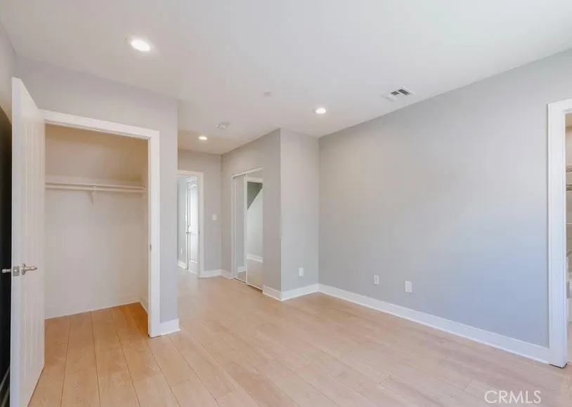 Additional image 33 of 427 N Heliotrope Dr, Los Angeles, CA 90004