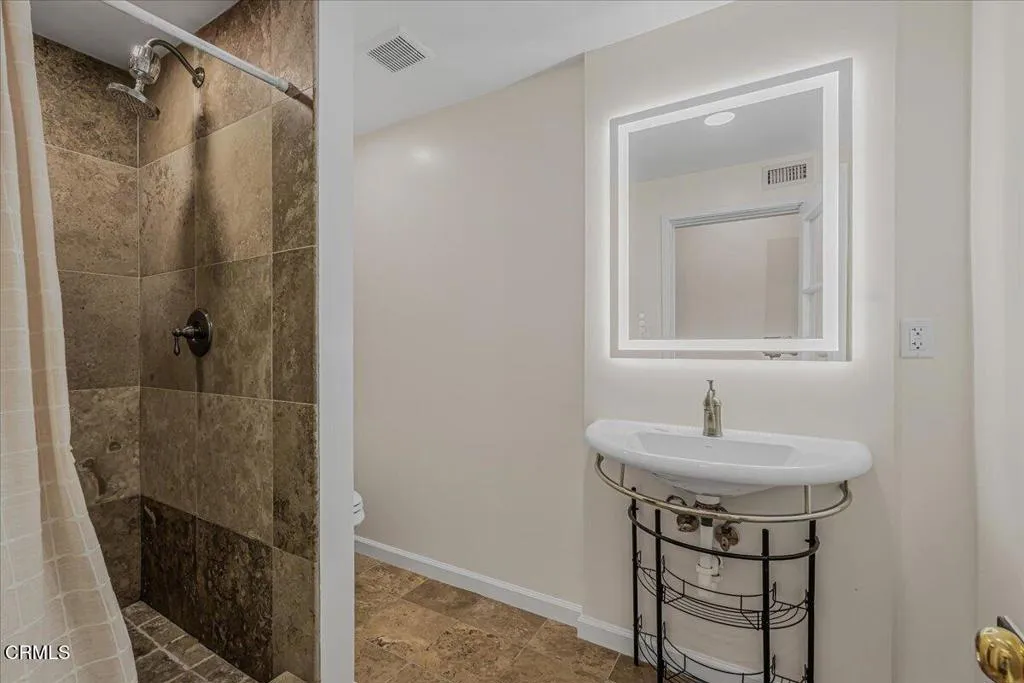 Additional image 22 of 13902 Calvert Street, Los Angeles, CA 91401