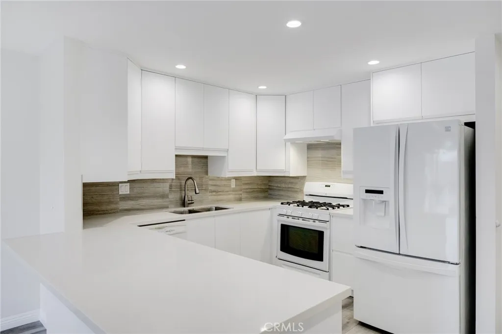 Additional image 37 of 330 N Jackson Street Unit 208, Glendale, CA 91206