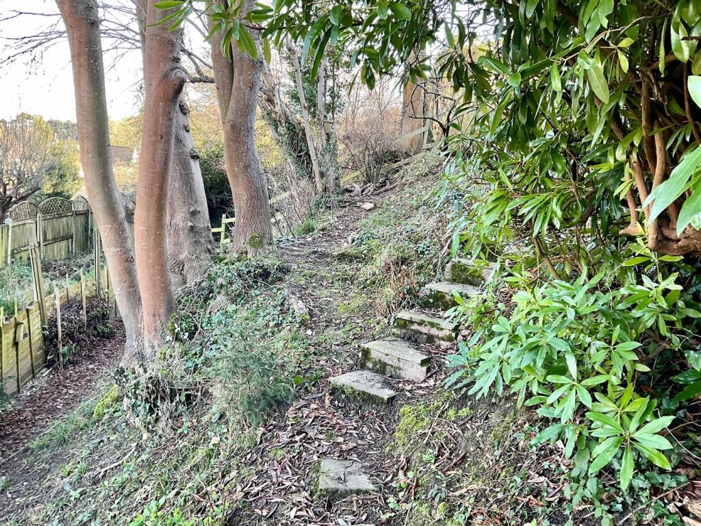 Additional image 24 of Briar Close, River