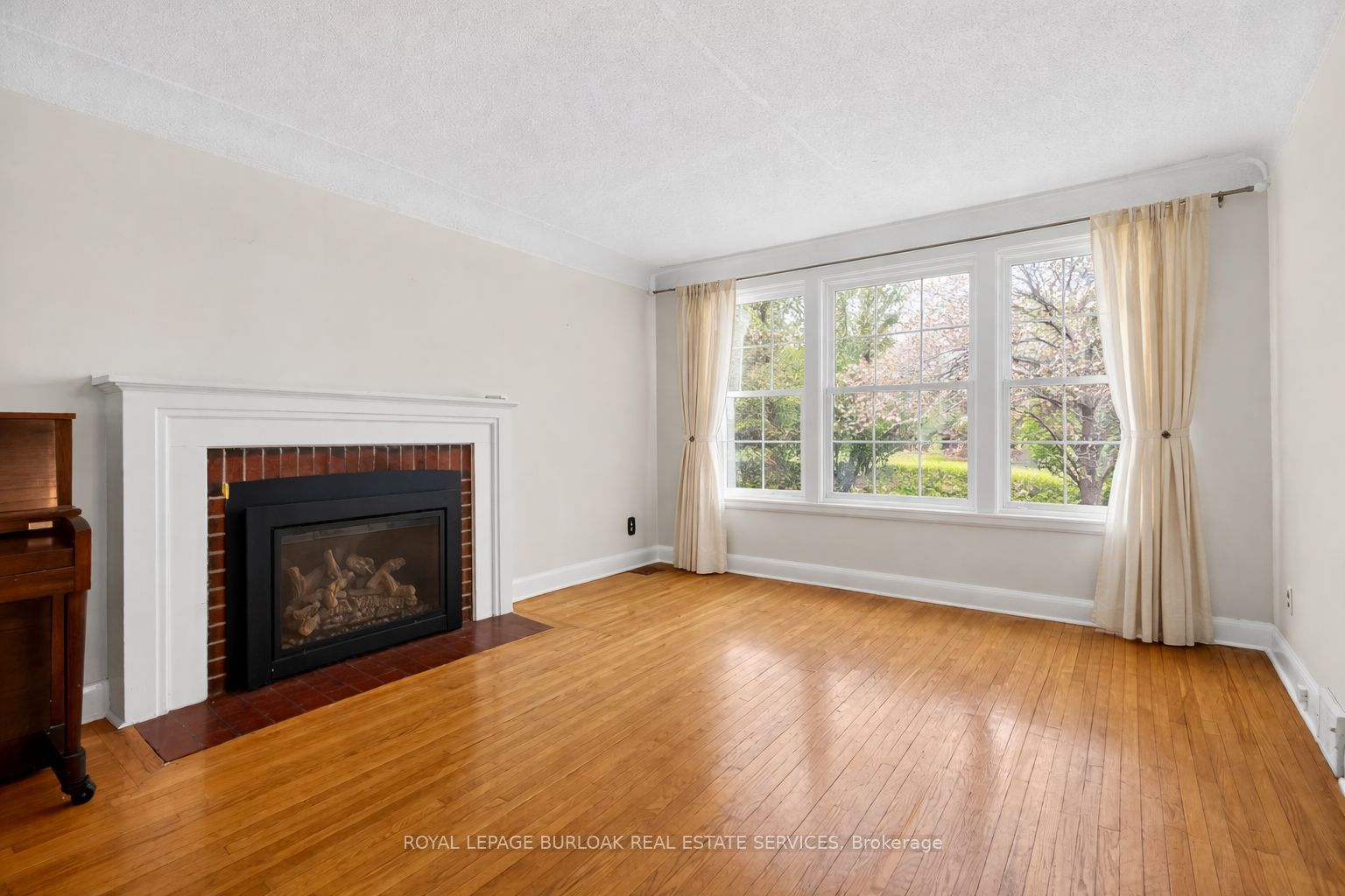 Additional image 4 of 727 Brant Street, Burlington, ON, L7R 2H6
