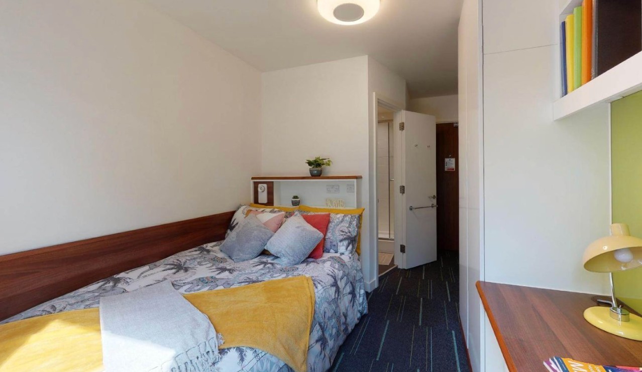 Additional image 2 of Studio Flat, Garden Halls, WC1H, N1 7GU