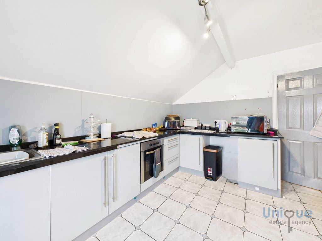 Additional image 4 of 2 bed flat for sale18 The Crescent, Lytham St. Annes FY8