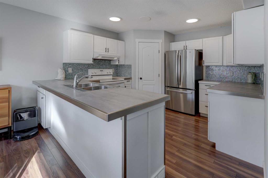 Additional image 5 of 124 Stonegate Close NW