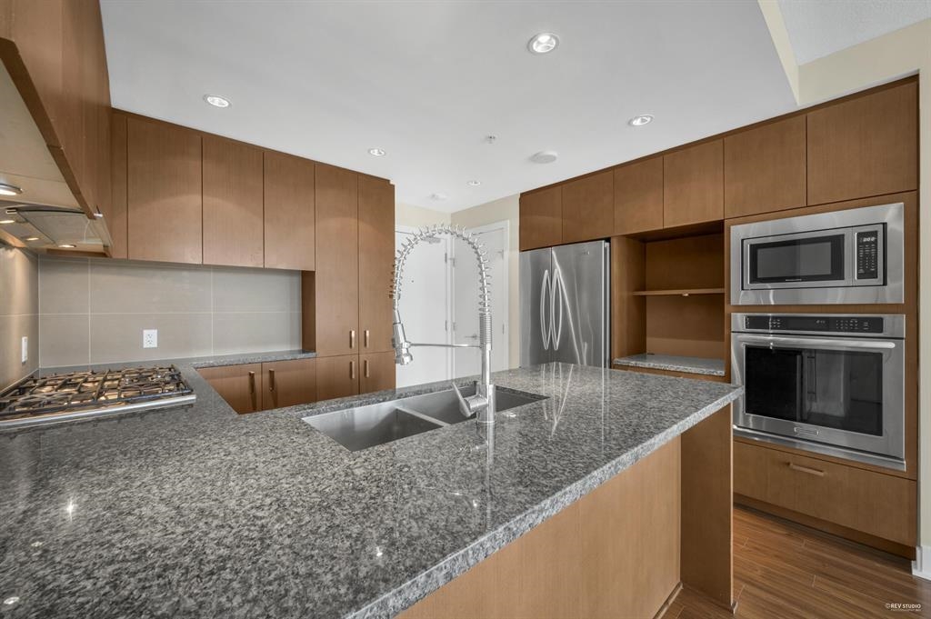Additional image 5 of 1505-3008 Glen Drive, Coquitlam, BC, V3B 0J5