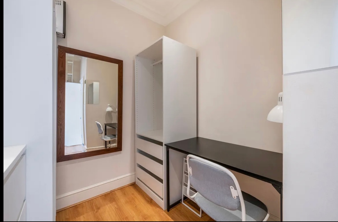 Additional image 6 of 1 Bed Flat, Bank Chambers, SW1Y