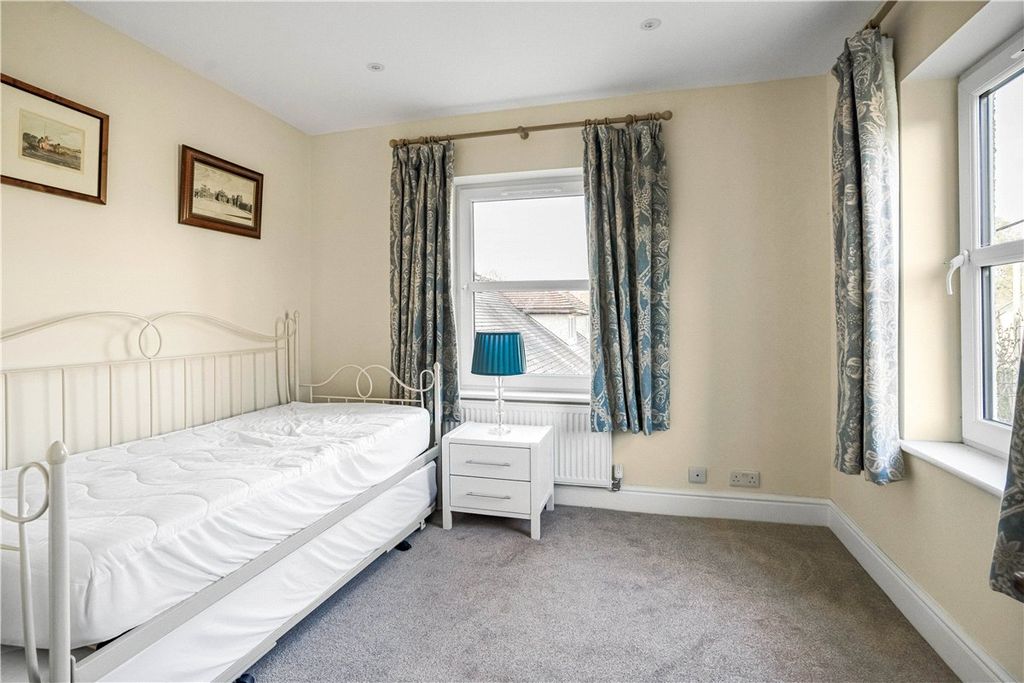 Additional image 18 of 6 bed flat for saleEynsham Road, Oxford, Oxfordshire OX2