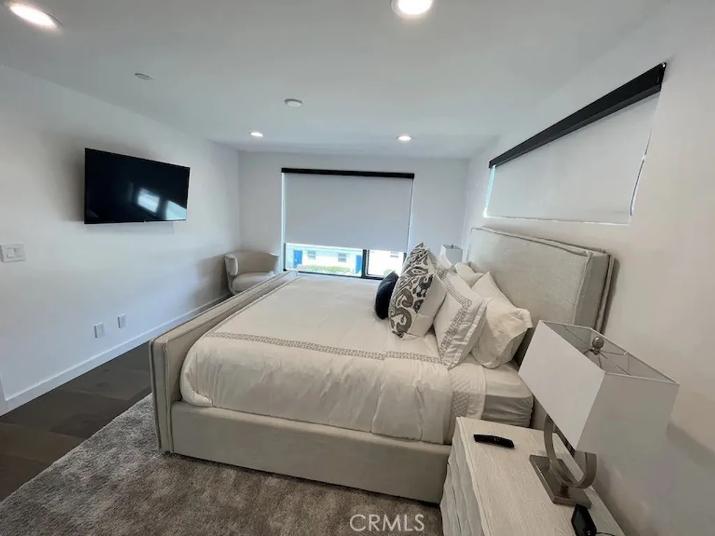 Additional image 39 of 116 W Channel Islands Boulevard, Oxnard, CA 93035