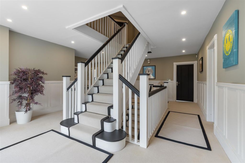 Additional image 76 of 7 bed property for saleLovelace Avenue, Solihull B91
