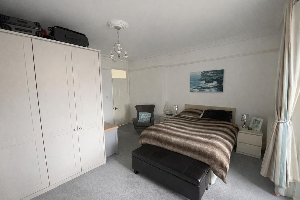 Additional image 7 of 2 bed flat for saleFlat 2, The Hall, 10 Meadows Close, Portishead BS20