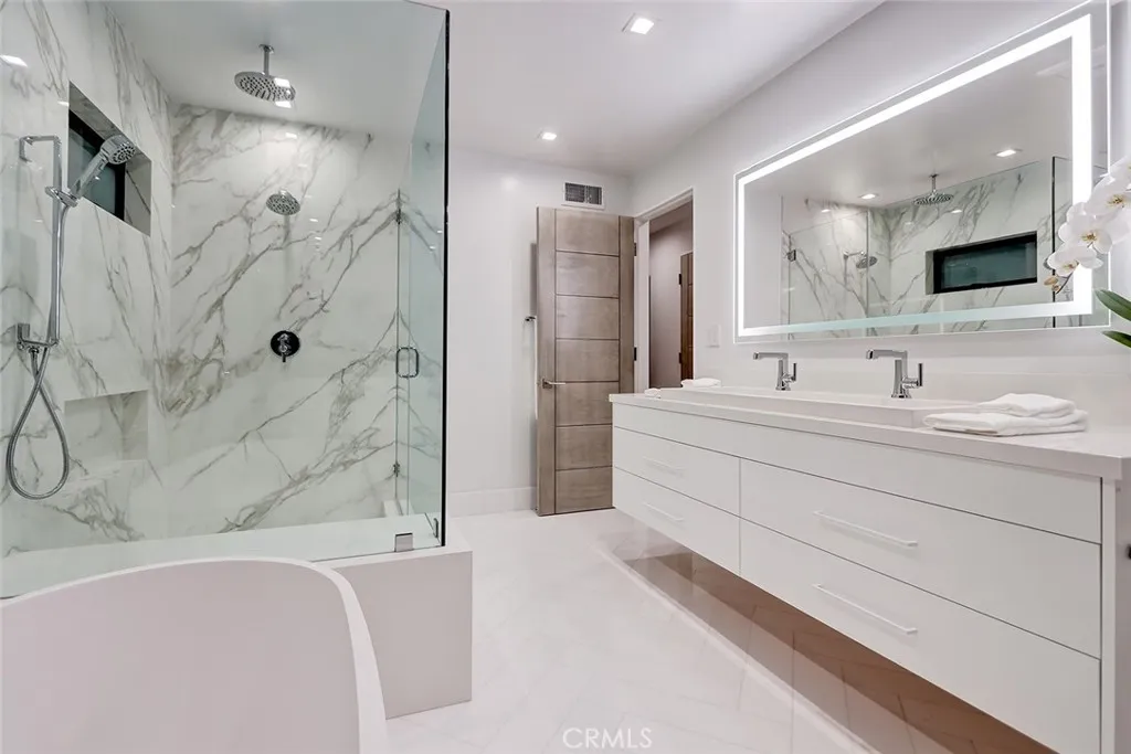 1208 The Strand Unit C, Manhattan Beach, CA 90266