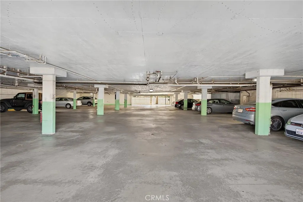 Additional image 33 of 4441 Woodman Avenue Unit 304, Sherman Oaks, CA 91423