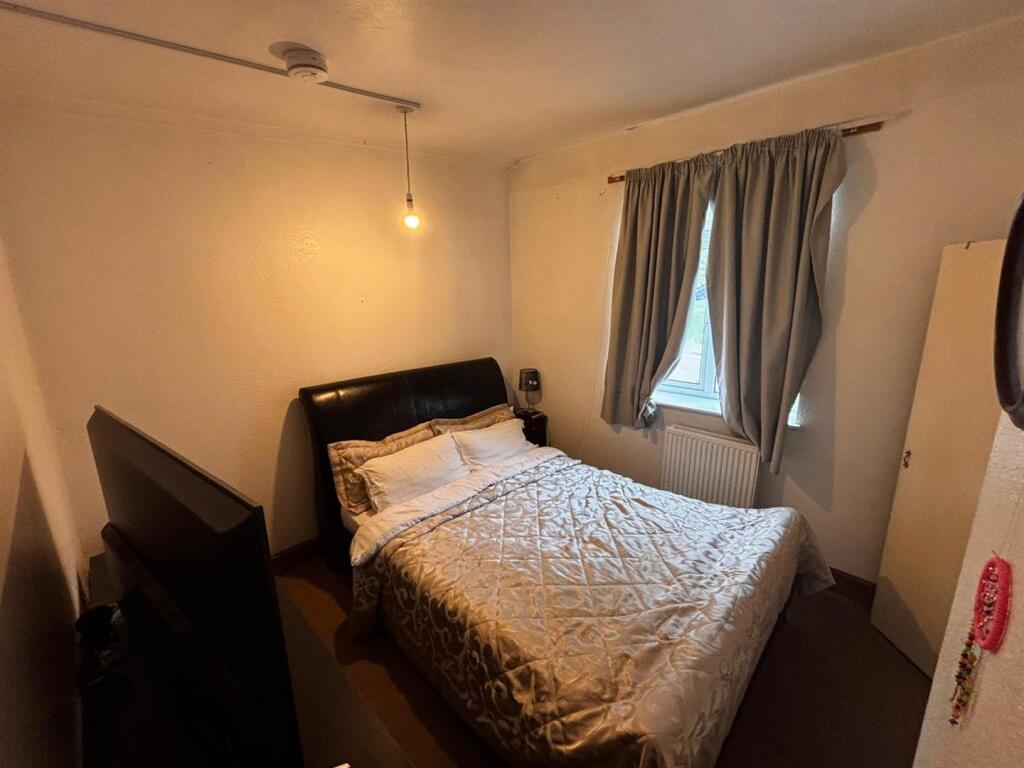 Additional image 13 of Robins Way, Hatfield