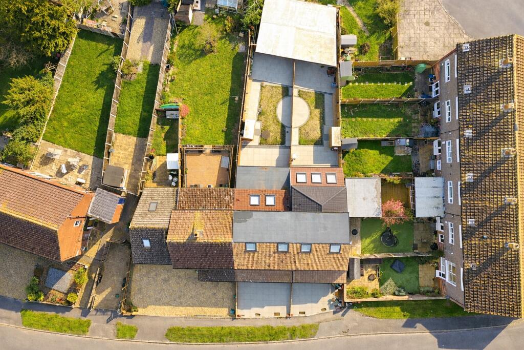 Additional image 22 of Meadway, Colney Heath, St. Albans, Hertfordshire, AL4