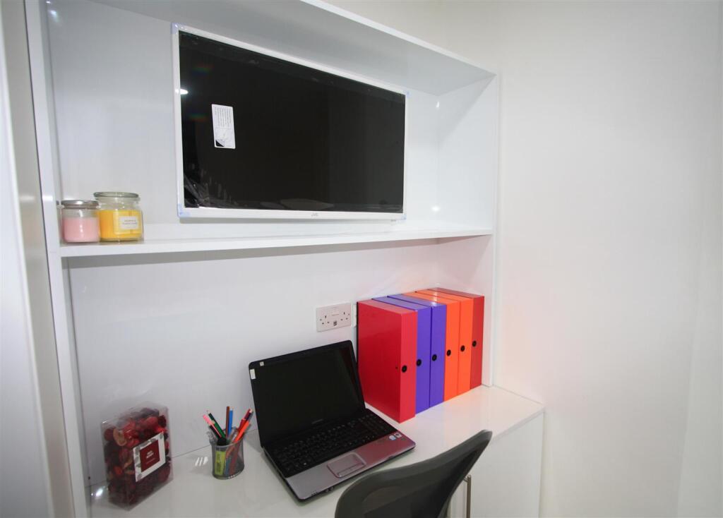 Additional image 4 of North Road