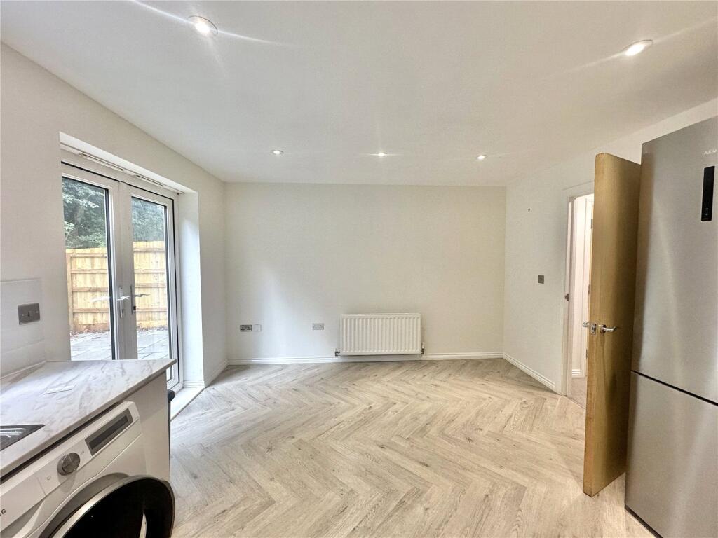 Additional image 5 of Avian Avenue, Curo Park, Frogmore, St. Albans, AL2