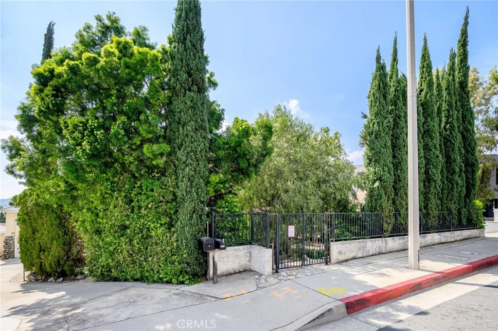 Additional image 35 of 2526 Foothill Boulevard, La Crescenta, CA 91214