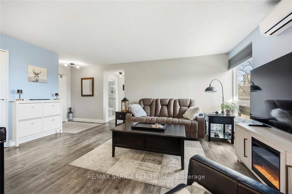 Additional image 6 of 209-155 Front Street N, Sarnia, ON, N7T 7V5