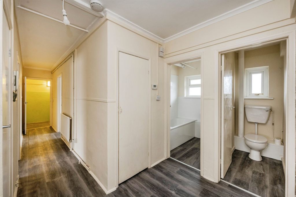 Additional image 3 of 3 bed flat for saleBryn Awel, Cimla, Neath SA11