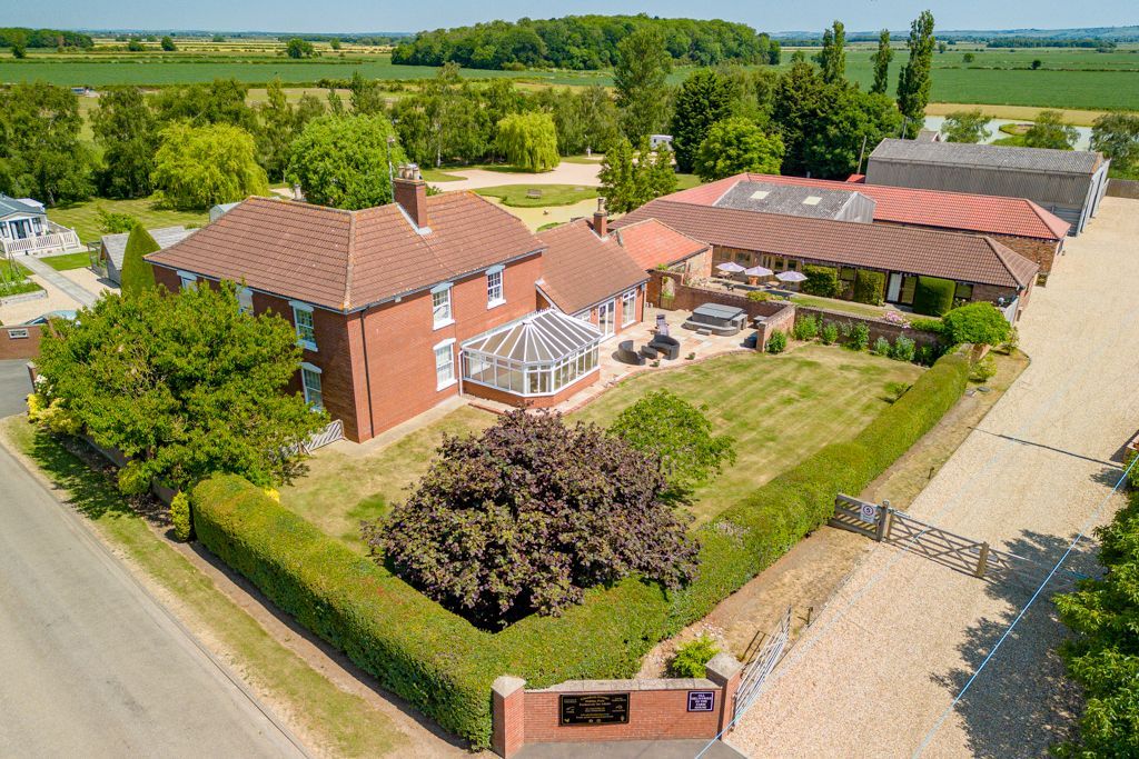 Additional image 5 of 5 bed country house for saleCross Lane, Glentham, Market Rasen LN8