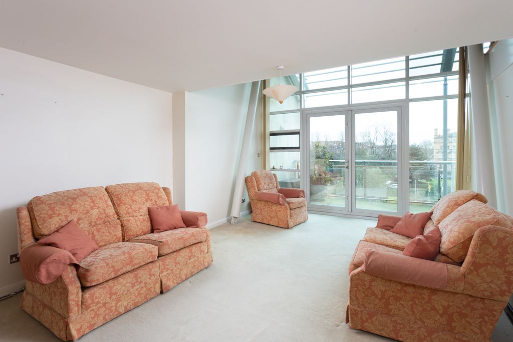 3 bed flat for saleWestgate Apartments, Leeman Road, York YO26 photo 4