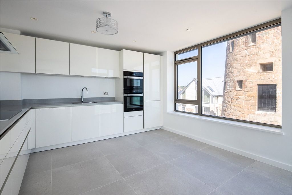 Additional image 4 of 3 bed flat for sale9 Keppel House, The Waves, La Grande Route Des Sablons, Grouville, Jersey JE3
