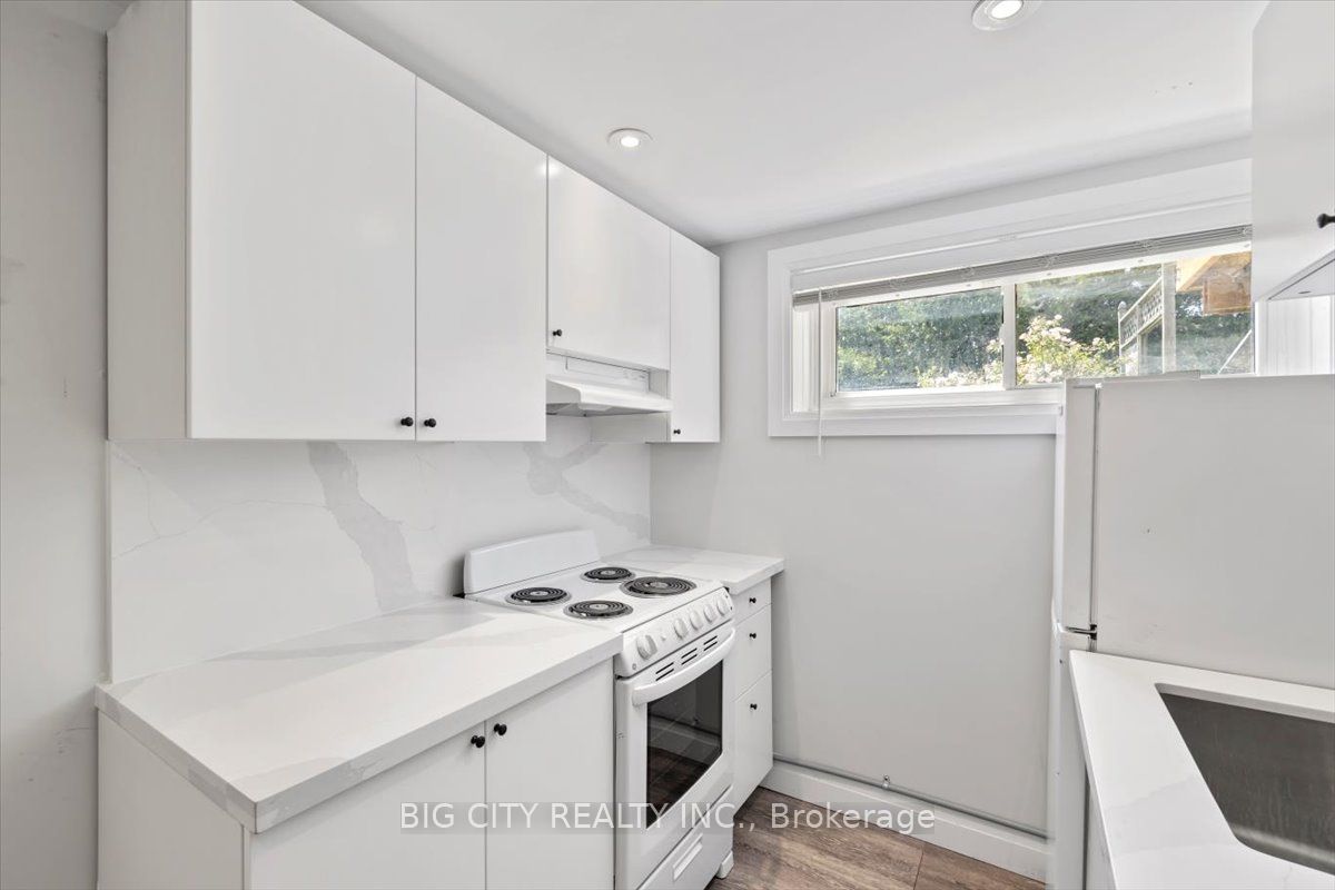 Bsmt2-18 Wexford Boulevard, Toronto, ON, M1R 1L1