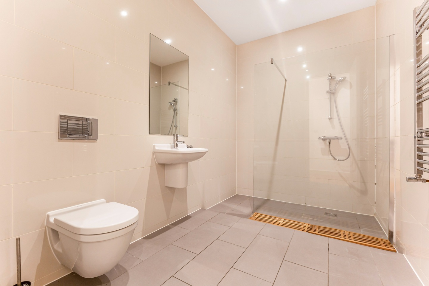 Additional image 5 of 2 Bed Flat, Colne House, E1, N1 7GU