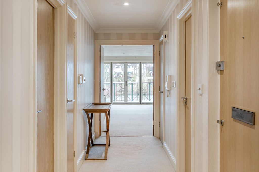 Additional image 13 of 2 bed flat for saleRay Mead Road, Maidenhead SL6