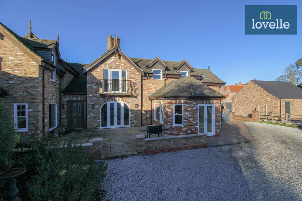 Additional image 2 of 5 bed detached house for salePost Office Lane, Ashby Cum Fenby DN37