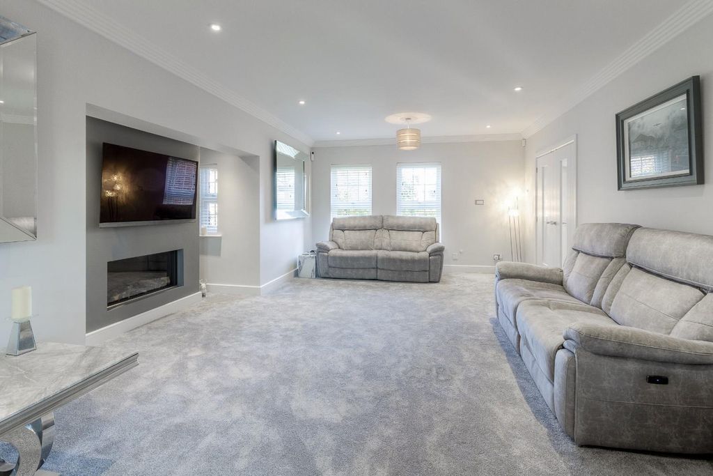 Additional image 11 of 6 bed detached house for saleBelfry Lane, Collingtree Park, Northampton NN4