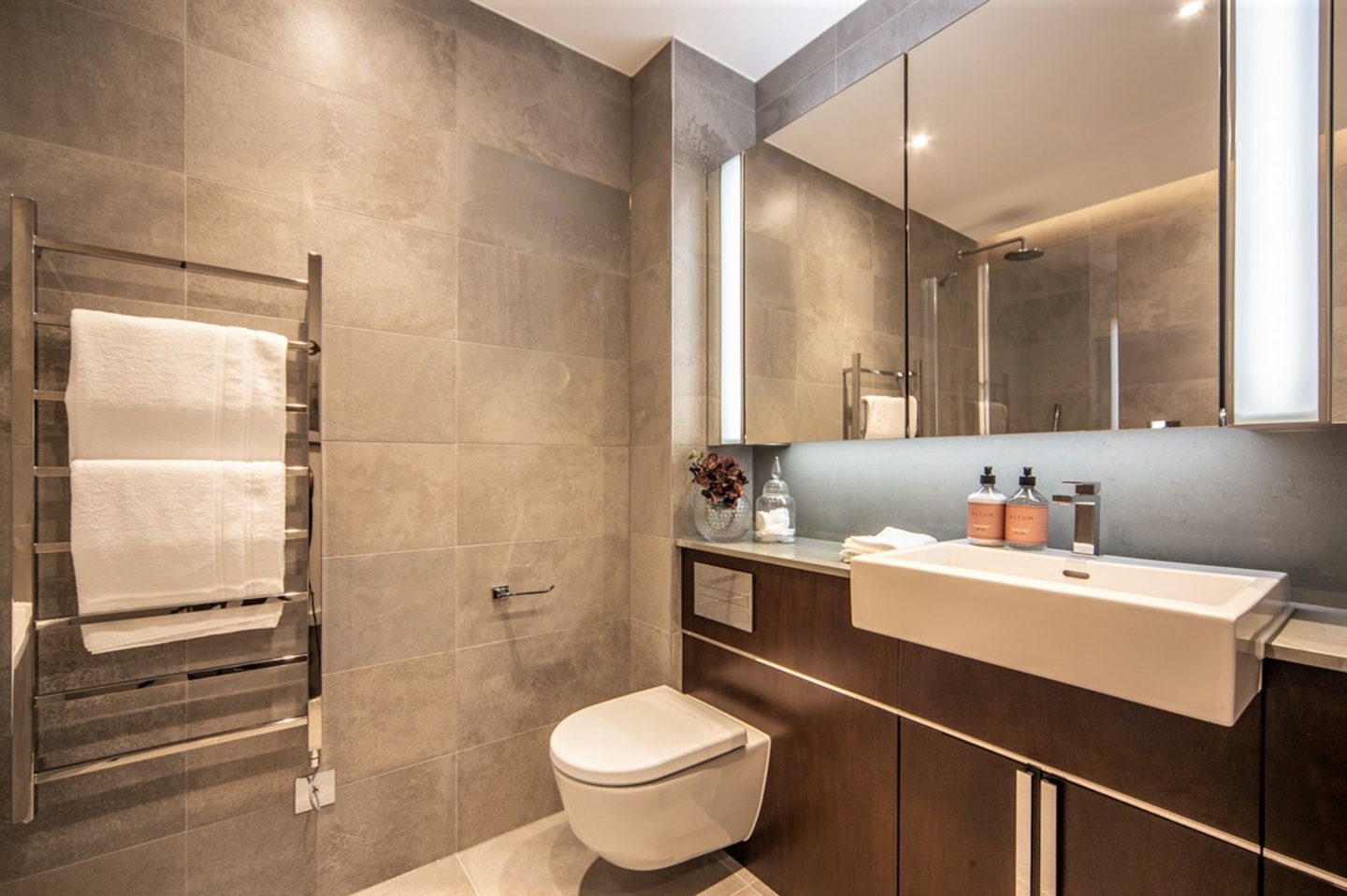 Additional image 7 of 2 Bed Flat, Charles Clowes Walk, SW11, N1 7GU