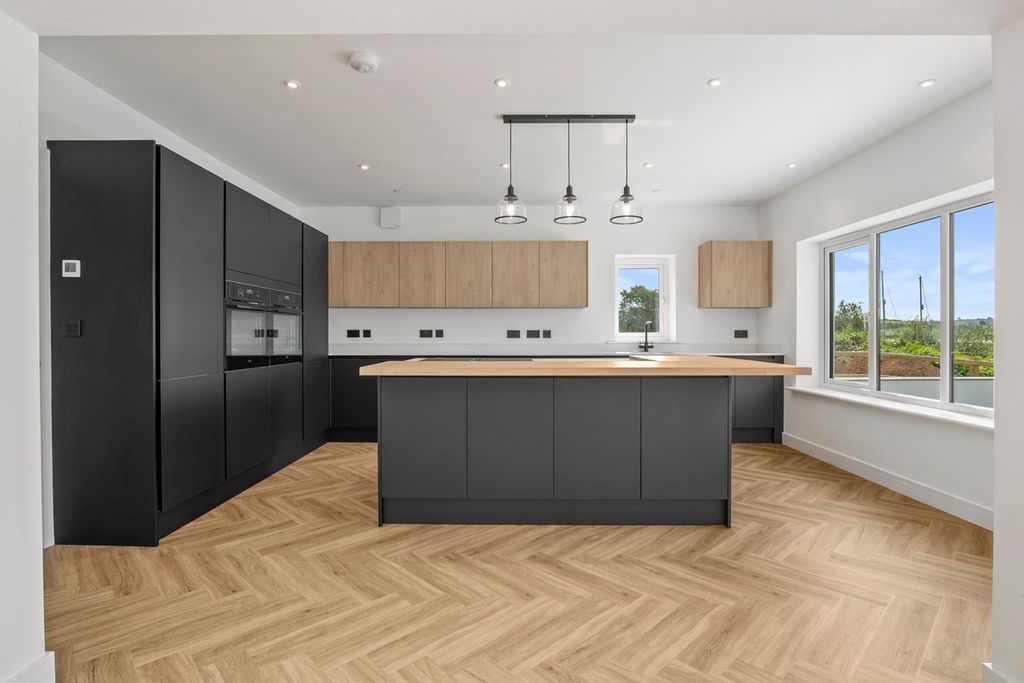Additional image 4 of 4 bed detached house for saleBurton Ferry, Milford Haven SA73