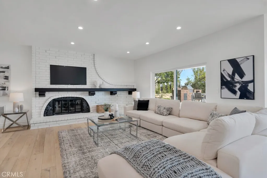 Additional image 36 of 5952 Woodland View Drive, Woodland Hills, CA 91367