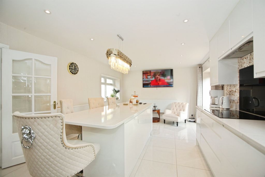 Additional image 10 of 5 bed detached house for saleMill Lane, Cross Inn, Pontyclun CF72
