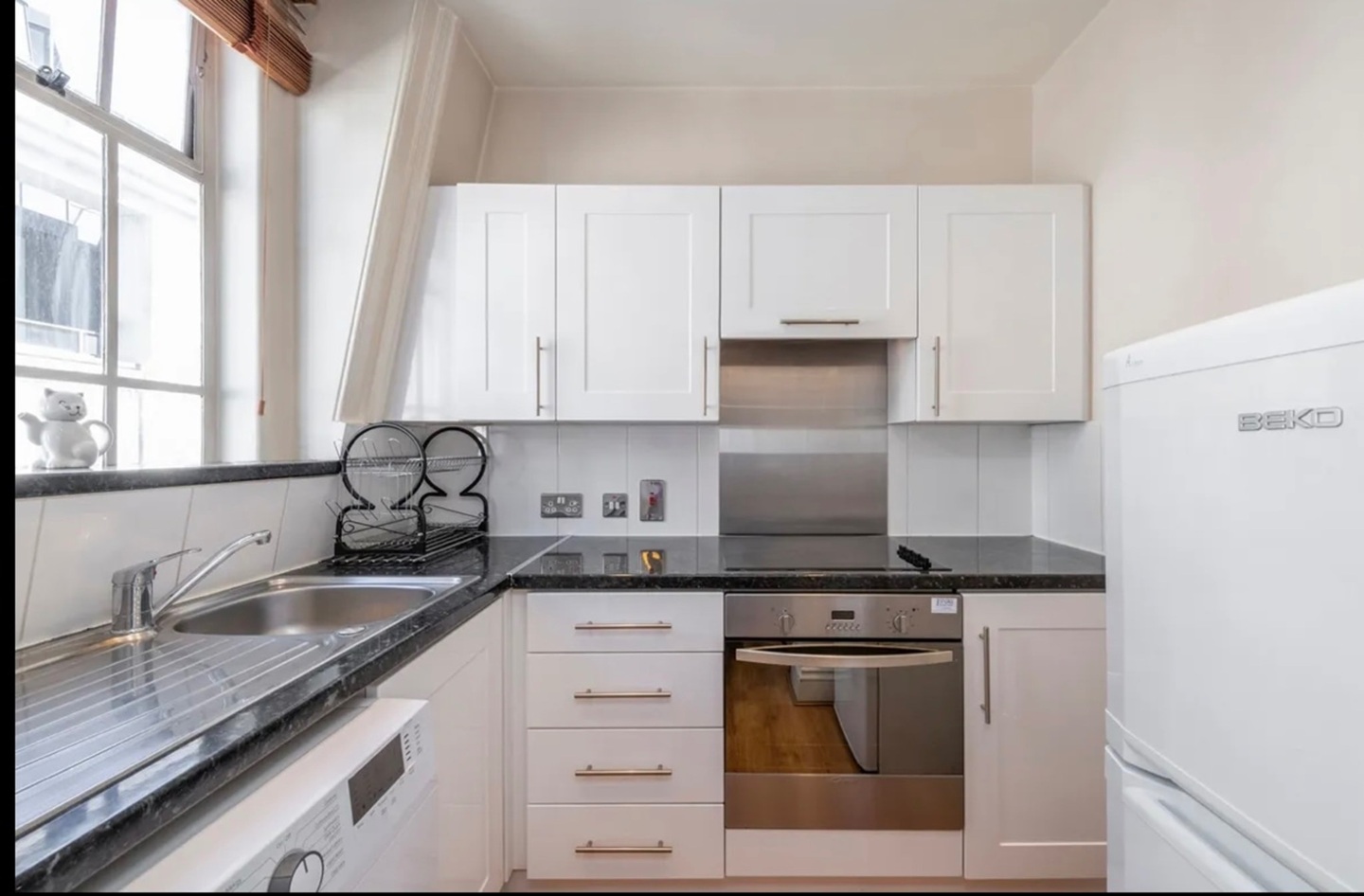 Additional image 2 of 1 Bed Flat, Bank Chambers, SW1Y