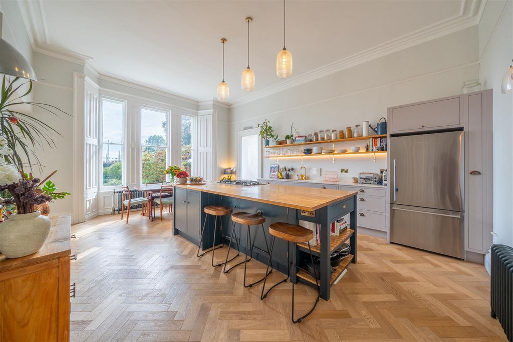 Additional image 4 of 7 bed link detached house for saleLenton Road, The Park NG7