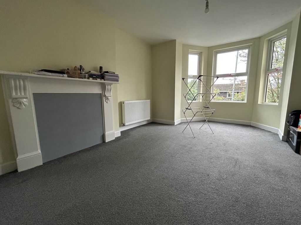 Additional image 2 of 3 bed flat for saleFlat 2, The Grove, Ithon Road, Llandrindod Wells LD1