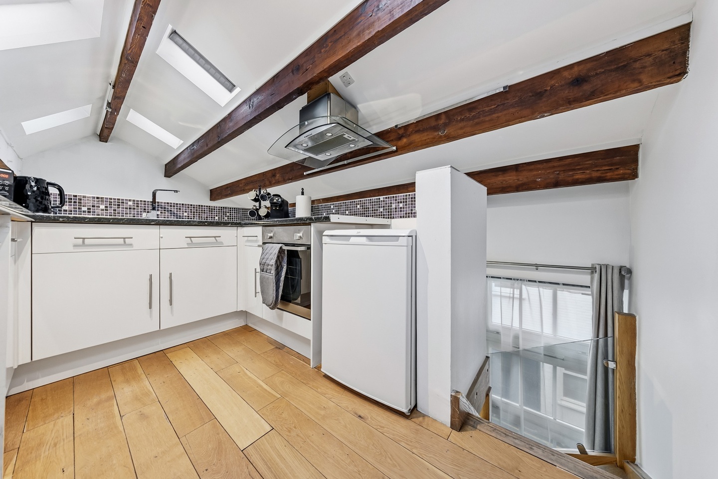 Additional image 33 of 2 Bed Flat, Ovington Mews, SW3, N1 7GU